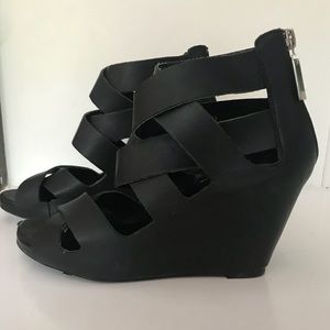 Dolce vita strappy black wedge sandals